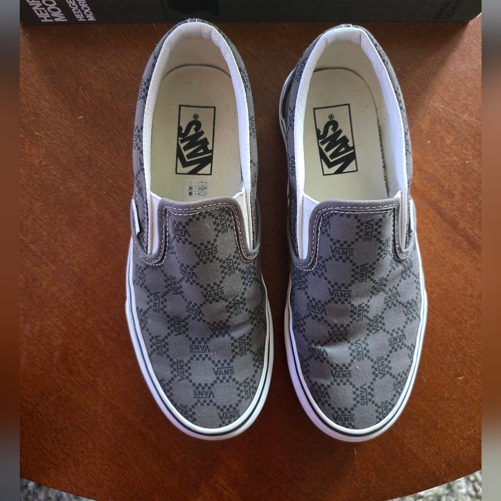 Vans 8 womens 6.5 mens